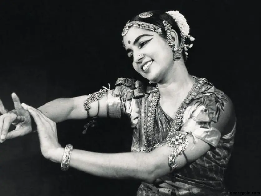 মোহিনীআট্টম জয়শ্রী মুন্দকুর