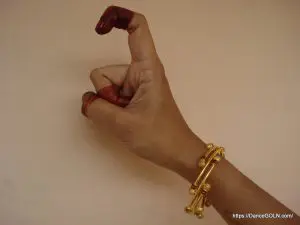 ভরতনাট্যম হস্ত মুদ্রা ৭ [ Bharatnatyam Hasthamudra 7 ]