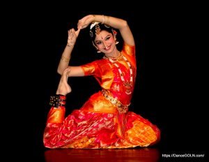 ভরতনাট্যমে পোশাক [ Costumes in Bharatanatyam ]