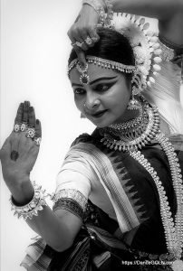 ওড়িশি নৃত্যশিল্পী [ Odissi Dancer ]