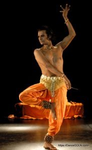 রাজা রেড্ডি, একজন জনপ্রিয় ভরতনাট্যম এবং কুচিপুডি নৃত্যশিল্পী [ Raja Reddy, a popular Bharatanatyam and Kuchipudi dancer ]