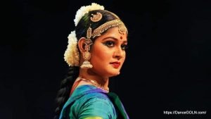 ভরতনাট্যম নৃত্যরত শিল্পী [ Bharatnatym Mudra ]
